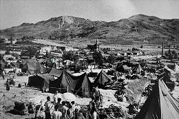 문학산과 연경산을 배경으로 한 전경